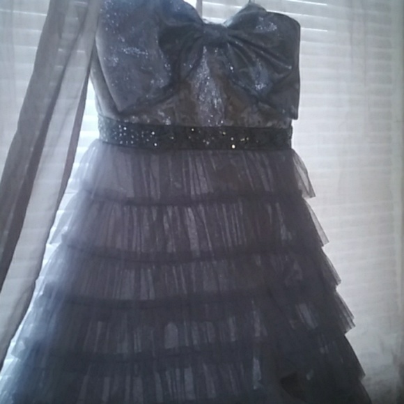 Dress - Picture 1 of 3